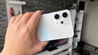 OPPO Reno14 5G: Baterie mai mare decât la predecesor, bună pentru pasionații de streaming