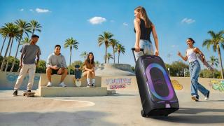 IFA 2025: Difuzoare portabile cu IPX4, roți și karaoke; ST50F și ST40F sunt noile boxe wireless Samsung pentru spații deschise și interioare