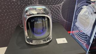 IFA 2025: Am văzut la treaba mini maşina de spălat lenjerie cu uscător Roborock Zeo Mini