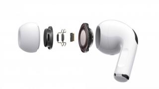 Apple încă nu e gata să lanseze căşti dotate cu camere IR, sunt păstrate pentru 2026; AirPods Pro 3 vine mâine