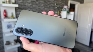 Samsung Galaxy A17 5G: Design cu facelift minor versus predecesor, dar cu talie mai redusă