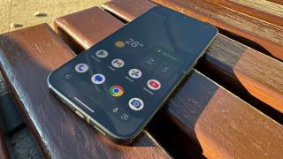 Google Pixel 10 Pro XL: OS, UI, aplicaţii cu un Android 16 care îţi face viaţa mai uşoară prin AI