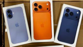 iPhone Air iese din rând chiar din cutie; Profilul lateral apare pe ambalaj, spre deosebire de restul modelelor