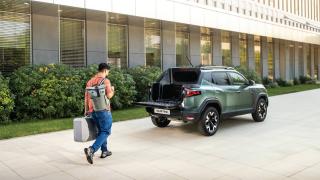 Dacia Duster Pick-up cu dublă cabină, lansat în România; Preț de la 25.983 euro și motorizare hibrid