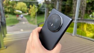HONOR va pune o cameră de 200 de megapixeli pe pliabilul Magic V6