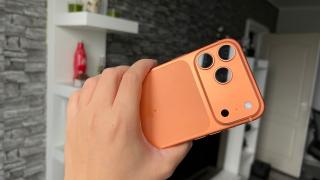 iPhone 17 Pro Max a ajuns la Mobilissimo! Primele impresii despre telefonul portocaliu înainte de review + accesorii