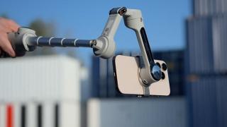 E LUNI e AMAZON: Insta360 Flow 2 Pro AI cu stabilizare pe 3 axe, DockKit Apple și urmărire 360° pentru iPhone și Android
