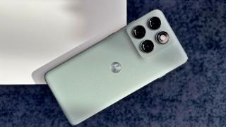 RESIGILATUL ZILEI #109: Motorola Edge 60 Pro cu baterie 6000 mAh, OLED Pantone și 512GB – un high-midrange complet, puternic și accesibil