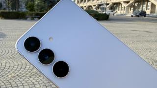 Samsung Galaxy S25 FE: Camera selfie face senzație, dar nu stăm deloc rău nici la alte capitole