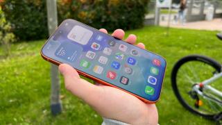 Apple iPhone 17 Pro Max: Display cu luminozitate fabuloasă, anti-reflexii și protecție Ceramic Glass 2 greu de zgâriat