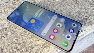 Samsung Galaxy S25 FE: OS, UI și Galaxy AI cu o mulțime de opțiuni utile + 7 ani de actualizări software