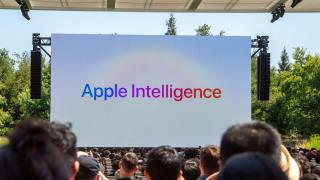 Apple acuzată că a antrenat AI-ul cu cărți piratate; Doi autori dau în judecată compania