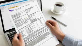 Cu cât a crescut preţul energiei electrice în septembrie 2025? Procentul sare de 50%