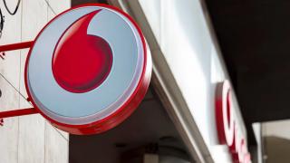 Vodafone atrage și clienții Business prin oferte la portare! Nelimitat și iPhone 16 Plus la abonament Evolve 4