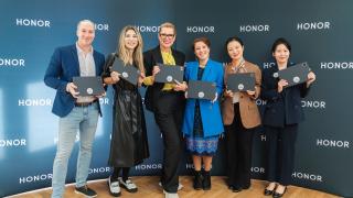 HONOR le oferă arhitecţilor români în devenire tablete HONOR Pad 10 - parteneriat cu Facultatea de Arhitectură