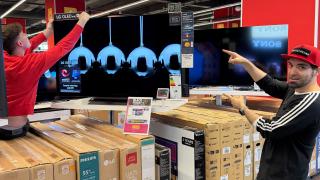 Am fost să iau televizor de ziua mea şi am găsit un TV OLED LG C5 redus cu 3000 de lei - Black Friday la Altex Nord, la standurile LG