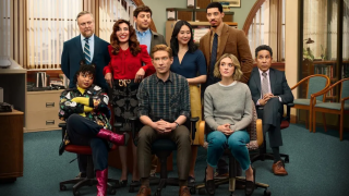 Am văzut noul serial The Office, numit The Paper şi l-am îndrăgit mai ales în a doua jumătate