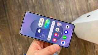 Samsung a tăiat din upgrade-urile lui Galaxy S26 în ultima clipă, de teama lui iPhone