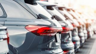 Impozitul auto se schimbă din 2026: Mașinile noi vor plăti mai puțin, cele vechi mai mult