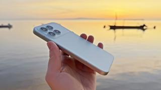 POCO F8 Pro: Benchmark-uri ce scot untul din procesorul Snapdragon 8 Elite, uneori cu temperaturi ușor tropicale