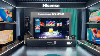 Am văzut televizorul de aproape 3 metri ULED Mini LED RGB Hisense şi iată ce e special la el