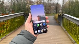 realme GT 8 Pro: Display HyperGlow AMOLED foarte luminos, mare și bun de consum video, gaming