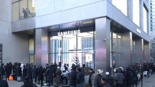 Cozi şi sold out: triplu pliabilul Samsung Galaxy Z TriFold e vândut ca pâinea caldă în Coreea de Sud