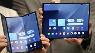 Cat costă înlocuirea ecranului de pe Samsung Galaxy Z TriFold?