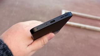 OnePlus 15R: Conectivitate completă, fără minusuri reale