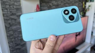 Honor 400 Lite primește extra-discount la Altex + voucher în valoare de 200 lei la achiziție; Varianta cu 256 GB de stocare, acum sub 700 lei