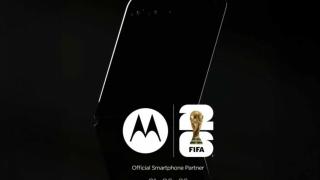 Motorola continuă teaserele pentru ediţia specială de telefon RAZR pentru Cupa Mondială