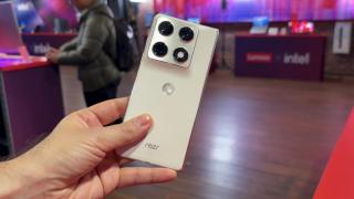 CES 2026: Motorola RAZR Fold Hands-on din Las Vegas - rivalul de Galaxy Fold7 are cameră periscop, stylus