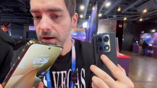 CES 2026: Video hands-on cu noul Motorola Signature, flagship killer slim cu procesor Snapdragon 8 Gen 5, ecran generos, setup foto promițător