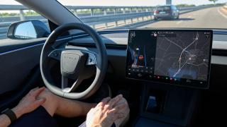 Tesla vrea să te taxeze lunar pentru una dintre funcţiile smart de pe automobilele sale