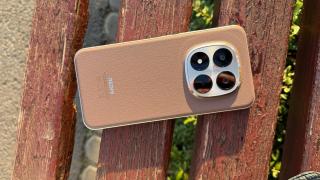 Redmi Note 15 Pro+ 5G: Design modern-clasic în varianta maro, rezistență de grad REDMI TITAN la apă, căzături, șocuri