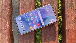 Redmi Note 15 Pro+ 5G: Display AMOLED uriaș, protejat ca un flagship de mii de lei