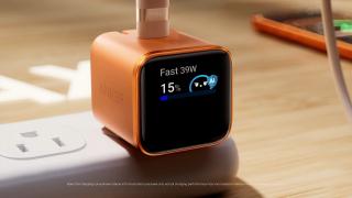 Încărcătorul Anker Nano de 45W are ecran inteligent! Prezintă temperatura, puterea și procentajul bateriei în timp real