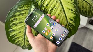 HONOR Magic8 Pro: Display mai mic, foarte luminos şi multe protecţii pentru ochi, creier