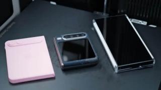 iPhone Fold arată diferit față de Galaxy Z Fold7 și Huawei Pura X; Primele comparații de design sunt aici