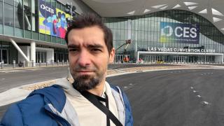 Top 5 produse care m-au impresionat la CES 2026: de la pandantivul atotştiutor la căştile Razer cu camere