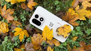 OnePlus 16 ar avea ecran de 240 Hz, cameră triplă de 200 MP şi CPU nou