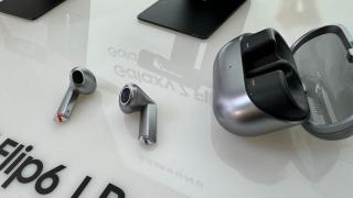 Samsung Galaxy Buds4 şi Buds4 Pro au preţurile scăpate, vin cu AI şi boxă în toc