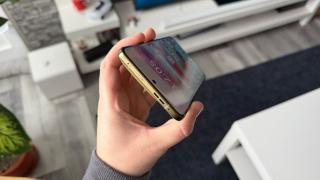 Motorola Signature: Acustică ce implică două difuzoare duale, susținute de Dolby Atmos pentru detalii, bas și voci calde
