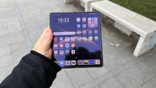 Huawei Mate X7: Display-uri mai mari, pliu mai bine ascuns, ecran pliabil imersiv