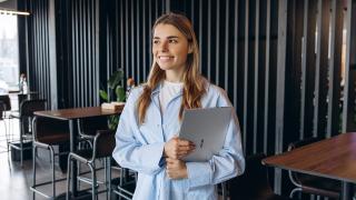 ASUS lansează în România noul laptop business ExpertBook P5, cu DDR5 și Intel Core Ultra 7