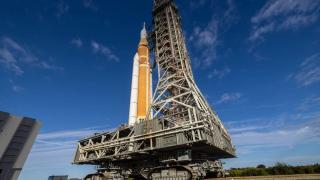 SpaceX amână misiunea către Marte din 2026; compania se concentrează pe aterizarea pe Lună pentru NASA