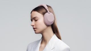 Căștile wireless Sony WH-1000XM6 primesc o variantă roz de primăvară, acum la precomandă
