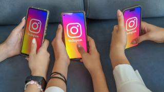 Afectează rețelele sociale sănătatea tinerilor? Șeful Instagram susține că 16 ore pe zi în fața ecranului e departe de „adicție clinică”