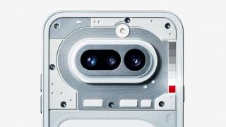 Nothing Phone (4a) prezentat în imagini oficiale! Continuă trendul transparent și avem și Glyph