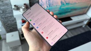 Samsung Galaxy S26 Ultra: OneUI 8.5 aduce un look mai smooth și un AI generativ foarte util, mai ușor de folosit